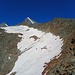 La cresta rocciosa dietro il rifugio con il Lenzspitze