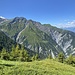 Gut zu erkennen das Dutjer Horn und der Grat über den Piz Riein