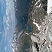 Am Gipfel, Blick nach Osten zum Totesee am Grimselpass, im Hintergrund der Furkapass.