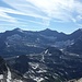 Von der Unteren Keeswinkelscharte geht der Blick zu Johannisberg und Hohe Riffl. Ganz rechts liegt der Großglockner.