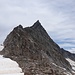 Der untere Teil des Nordgrates der Granatspitze. Wie schwierig der unterste Aufschwung ist, ist unklar. Eine Umgehung sollte im 2. Grad möglich sein.