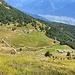 Discesa sulla cimetta sopra l'Alpe di Mezzo per raggiungere la Bocchetta di Chiaro