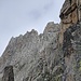 Nach der Abseilstelle: Blick zum Gipfel