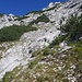 An dieser Stelle geht die Tour durch die Nordwestrinne ungefähr in nordöstlicher Richtung geradeaus weiter, während man sich für den Zustieg zum Westgrat...