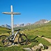 <b>Ecco la tradizionale foto alla croce lignea posta a 2313 m.</b>