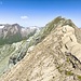 Blick vom Vorgipfel zum Hauptgipfel der Kreuzwand