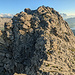 Blick vom Vorgipfel zum Hauptgipfel vom Henglihorn.