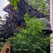 Kunst im Wald. Der Cyclop von Jean Tinguely und  Niki de Saint Phalle.