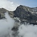 Wieder steigen Nebel auf.