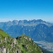 Tiefblick zum Garmil und hinüber zur Alvierkette