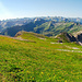 Blick zum Allgäuer Hauptkamm. Das Weitwinkelobjektiv der Actioncam verzerrt den Horizont.