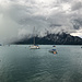 Auf der Rückfahrt fotografiere ich in Unterach am Attersee noch das Unwetter, das nun tatsächlich von Nordwest gerade über den See zieht. Froh bin ich, dass bzgl. Routen- und Zeitplanung alles noch rechtzeitig geklappt hat.