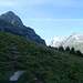 ...immer im Blick der gewaltige Roc de la Vache...