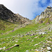 Zueerst wanderten wir weglos in Richtung Satteltilücke (2763m) hinauf. Weiter Oben trafen wir schliesslich auf einen gut ausgetretenen Pfad.