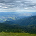 Veľký Kriváň - Ausblick am Gipfel in etwa südliche/südwestliche Richtung, wo auch Martin (Turz-Sankt Martin) zu erahnen ist.