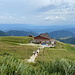 Unterwegs zum Snilovské sedlo - Rückblick zur Bergstation der aus dem Vrátna-Tal kommenden Seilbahn. Dort gibt's auch ein Restaurant.