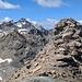Blick zum Hauptgipfel vom niedrigeren Ostgipfel.