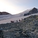 ...geht es zum Anseilplatz am Turtmanngletscher.