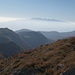 Vom Sattel der Sella di Fonte Fredda schweift der Blick hinüber zu den gut 2700 m hohen Gipfeln der Majella.