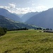 Da sinistra la catena del Monte Berrio in direzione Ollomont, l'intaglio della Valpelline fino a scorgere le Dent d'Herens e il Cervino (la foto non rende giustizia) sulla destra svetta la mole della Becca de Viou. 