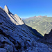 Blick von der WNW-Rinne über das Tenn zu den beiden Simelistöcken, rechts davon u.a. Gemschberg, Schwarzhoren, Wildgärst und Garzen