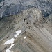 Piz Laviner im Zoom, Corinne ist beim kleinen Schneefeld geblieben und beantwortet Geburi-WA