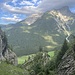 Und dann gehts steil hinab auf rustikalem Steiglein zurück ins Tal. Brauchte fast genauso lange hinab wie hinauf - früher gings schneller, aber schee ist es immer noch.