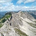 Blick über den wilden Verbindungsgrat zur Nördlichen Fuchskarspitze. 