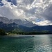 Der Eibsee ist spektakulär unterhalb der Zugspitze gelegen. 
