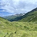 die Zielrichtung der Via alta Idra liegt in unserem Rücken, also drehen wir uns um