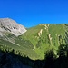 ....ins Tal. Hier links, und hinauf ins Sommerbergjöchle.