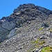 ...dreht die Route hinauf zu dem ebenfalls bekreuzten Nordgipfelchen, wo der Anstieg über den Nordgrat endet.