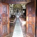 L'ingresso della Parrocchiale di Valtournanche.