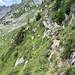 weiter immer wieder in sehr steilem Terrain - der Weg als solches ist aber gut, wenngleich manchmal schmal