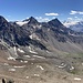 Wilde Gesellen im Süden; rechts die Weiten des Gepatschferners. Aus den sichtbaren Nordflanken war im Minutentakt Steinschlag zu vernehmen