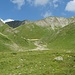 An der Ebene, wo es bald links vom Weg abgeht