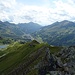 Nun geht es an der Kante wieder zurück zur Liftstation