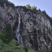 Flueschafberg mit dem vom Flueseeli herunterfliessenden Wasserfall