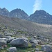 Blick ins Glödistörl, und zum zachigen SW-Grat der Südlichen Talleitenspitze. Nach dem Moränenhang im Bild gelangt man in das Kar des ehemaligen Glödiskeeses.