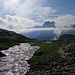 Auch im Osten, gegen die Sonne, lösen sich die hartnäckigen Wolken langsam auf. 