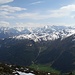 Die Zillertaler Bergwelt kommt langsam aus den Wolken