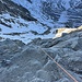 Tiefblick hinab ins Sekundär-Couloir, welches zum Abseilen dient