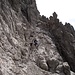 Von der Scharte sind wir einige Meter auf der markierten Route zur Dremelspitze aufgestiegen - schnell wurden die Kletterstellen jedoch zu schwierig für uns..