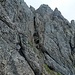 Weiterweg zum Ausstiegskamin (Bildmitte).