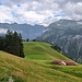 Alphütten von Unter Galans mit dem Ringgenstein