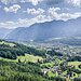 Toller Tiefblick auf den Ort.