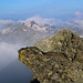 Rückblick wieder auf gleicher Höhe zum Piz Grisch Westgipfel (3022m) auf dem Verbindungsgrat zum Hauptgipfel.<br /><br />Im Hintergrund ist das Doppelgipflige Surettahorn mit der Punta Nera (3027,0m) und dem Ostgipfel Punta Rossa (3020m).