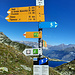Le parcours menant au sommet du Schwarzhorn est désormais en blanc-bleu-blanc, mais le balisage est encore en blanc-rouge-blanc.