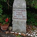 Il cippo che ricorda il partigiano Walter Marcobi.