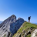 [U Maveric] in typischer Pose vor den Schafbergchöpf